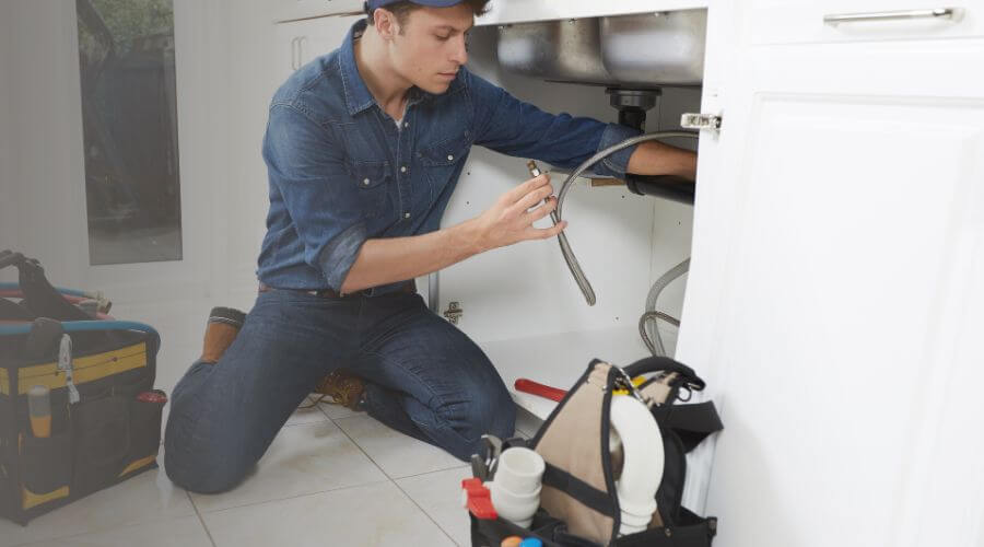 Expert burst pipe repair services in Williamsburg, IA